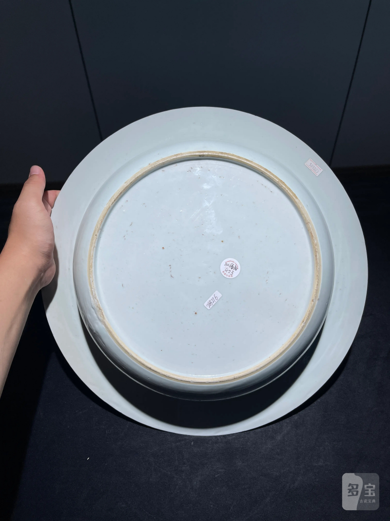 清雍正 粉彩书卷开光花卉纹折沿盆 - 图7